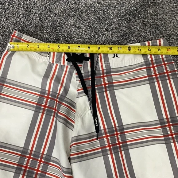 Hurley Board Shorts 31 - Picture 9 of 10